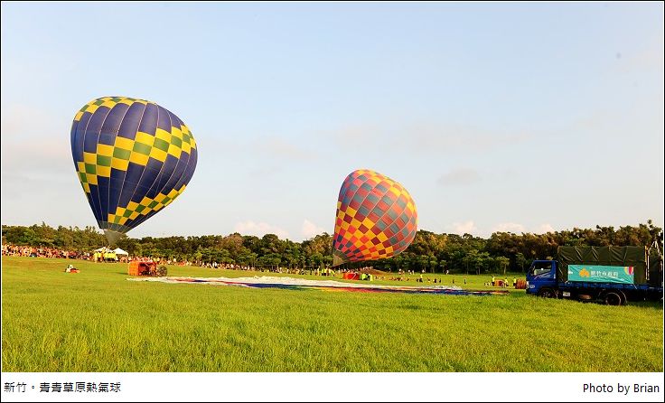 2017 新竹青青草原熱氣球嘉年華。放暑假一起玩熱氣球溜滑梯(活動資訊、接駁車交通資訊) @布萊恩:觀景窗看世界。美麗無限