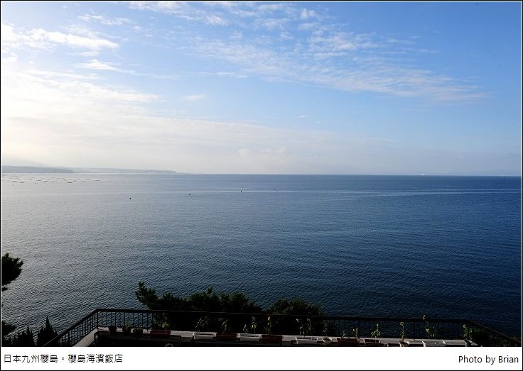 日本南九州櫻島海濱酒店。來去櫻島火山旁住一晚，溫泉日式榻榻米房 @布萊恩:觀景窗看世界。美麗無限