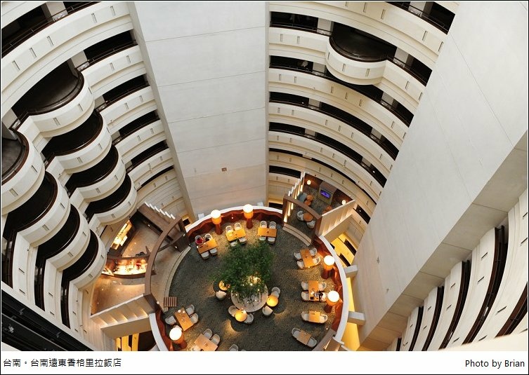 台南遠東香格里拉飯店。台南最高樓 360度視野，愛心泳池健身房三溫暖 @布萊恩:觀景窗看世界。美麗無限